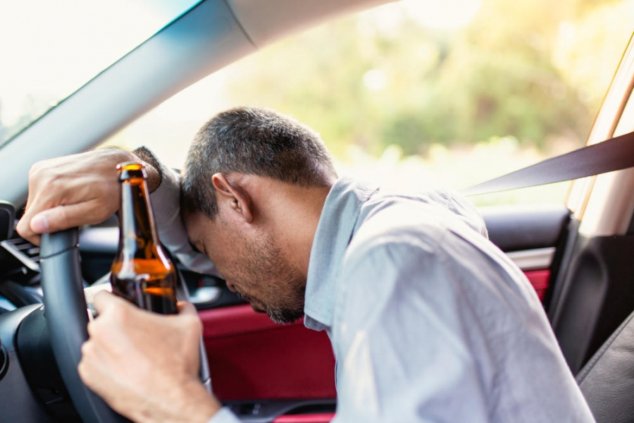 ضبط سائق عمومي تحت تأثير الكحول على الصحراوي