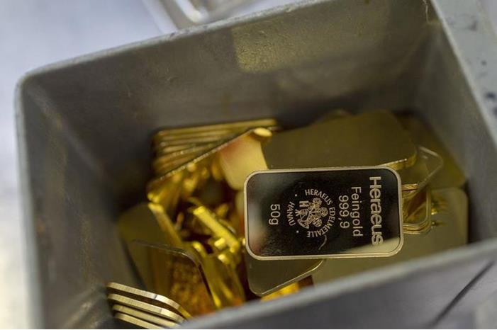 الذهب عالمياً يستقر قرب أدنى مستوى منذ عامين ونصف