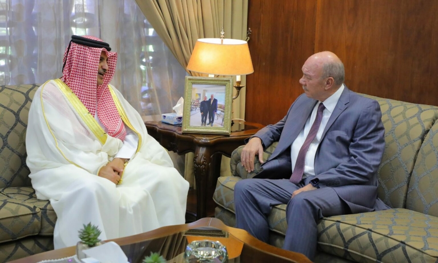 رئيس “الأعيان” يبحث تعزيز العلاقات الثنائية مع سفيري قطر والإمارات