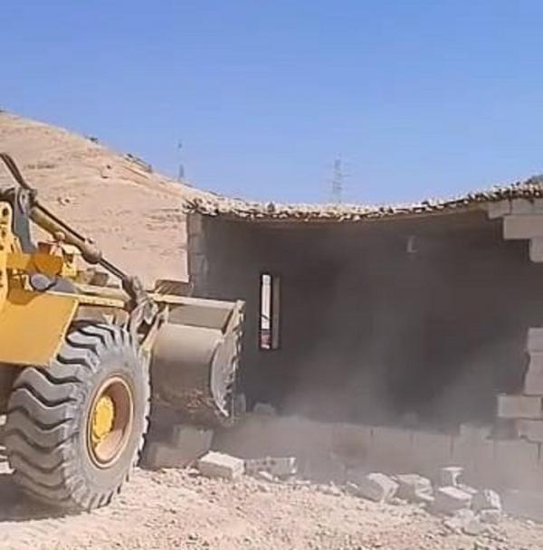 حملة لإزالة الإعتداءات على أراضي سد وادي شعيب