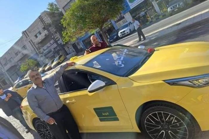بالصور ... ترخيص أول تاكسي كهرباء في الأردن