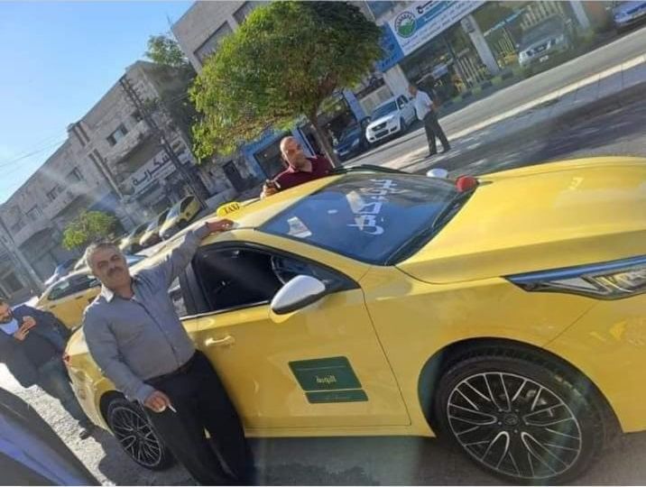 ارتاح راسي من قصة البنزين.. أول تعليق لصاحب تاكسي يعمل بالكهرباء؟