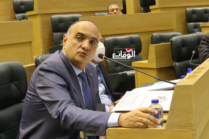 رئيس الوزراء يؤكد على تعميم بعدم الحجز على شركاء أو مفوضين بالتوقيع بسبب ديون على الشركات