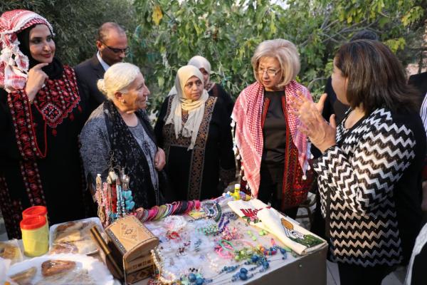 وزيرة الثقافة تفتتح المعرض الإنتاجي لسيدات ماحص