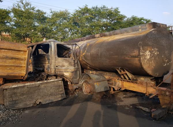 وفاة و 23 إصابة بانفجار ناقلة وقود في الهند