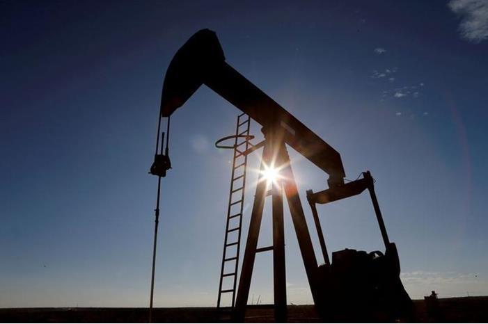 تراجع أسعار النفط عالمياً الاثنين