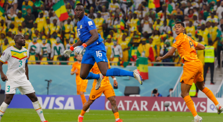 هولندا تفتتح مشوارها في كأس العالم بالفوز على السنغال