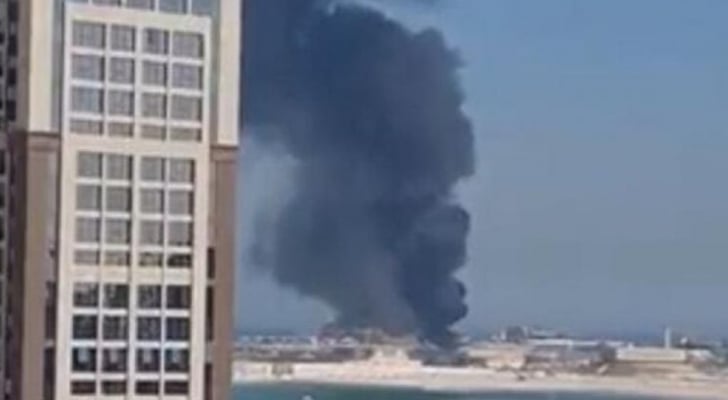الداخلية القطرية: السيطرة على حريق بالقرب من قرية لمشجعي كأس العالم