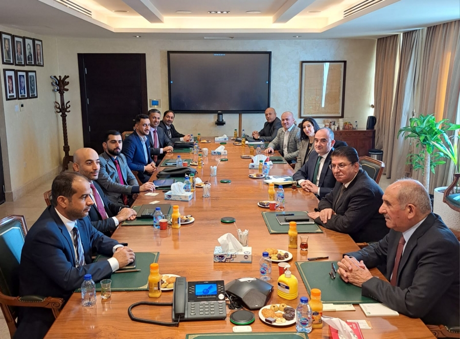 بحث مجالات التعاون بين شركة الفوسفات الأردنية وجهاز الاستثمار العماني