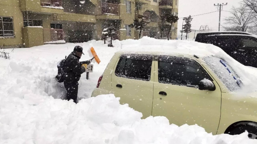 33 قتيلا جراء الثلوج في أميركا واليابان
