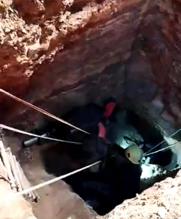 بالفيديو...الدفاع المدني ينقذ شخصين سقطا في حفرة عمقها 30 متراً في السلط