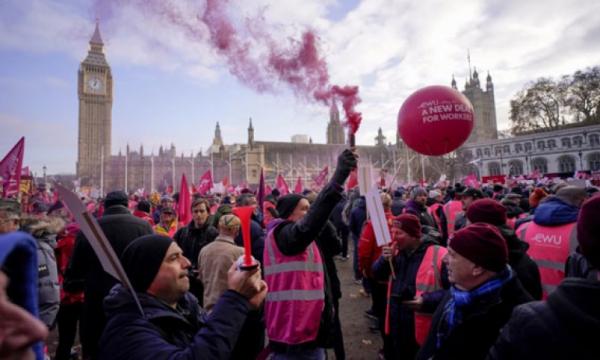 بريطانيا تستعد لأكبر إضراب منذ سنوات