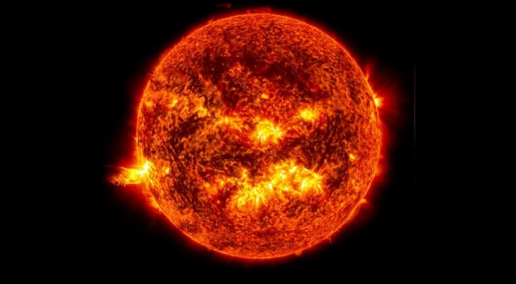 وكالة ناسا: انفصال جزء من الشمس للمرة الأولى