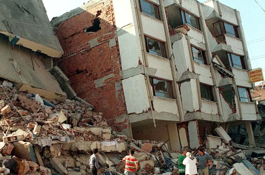 ما احتمالات وقوع زلزال خطير وكبير في اسطنبول ؟