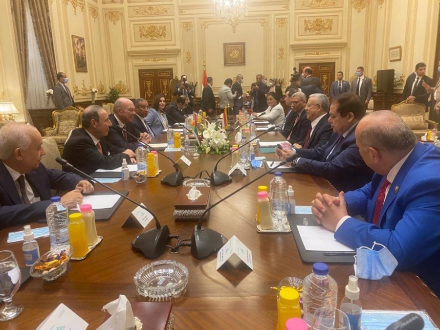 الفايز يبحث مع رئيس مجلس النواب المصري العلاقات الثنائية في القاهرة