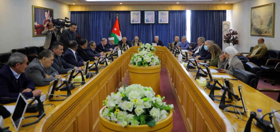 لجنة في الأعيان تبحث تطورات القضية الفلسطينية مع وزير الأوقاف