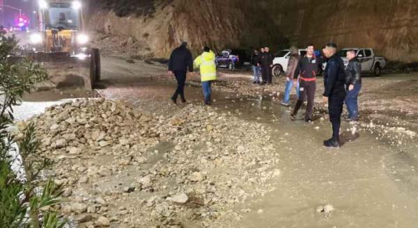 إيواء 8 عائلات في الأزرق داهمت الأمطار منازلهم