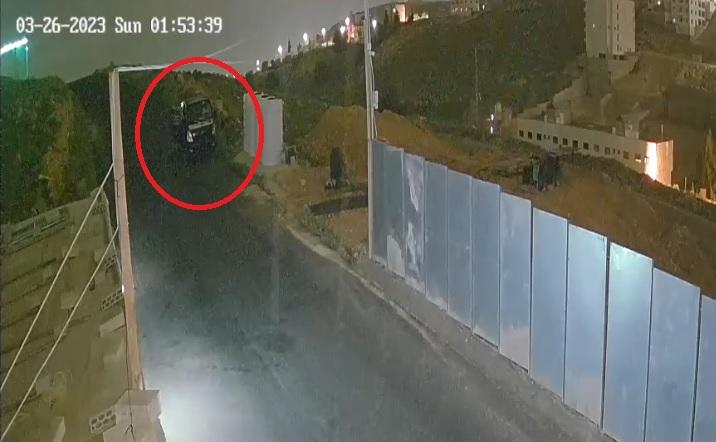 سرقة حديد مصنع قيد الإنشاء في عمان