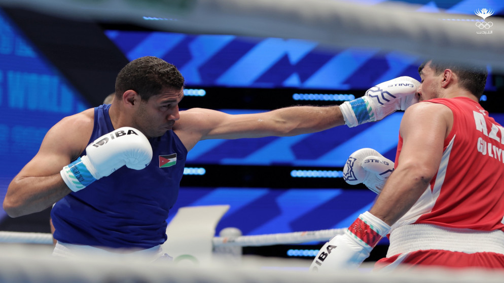 الملاكمان يوسف عشيش وأحمد الطعيمات يُحققان الفوز في انطلاق بطولة العالم
