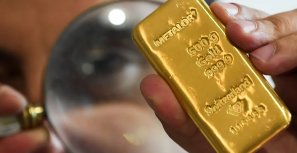 الذهب يحافظ على مكاسبه بعد تباطؤ التضخم الأميركي
