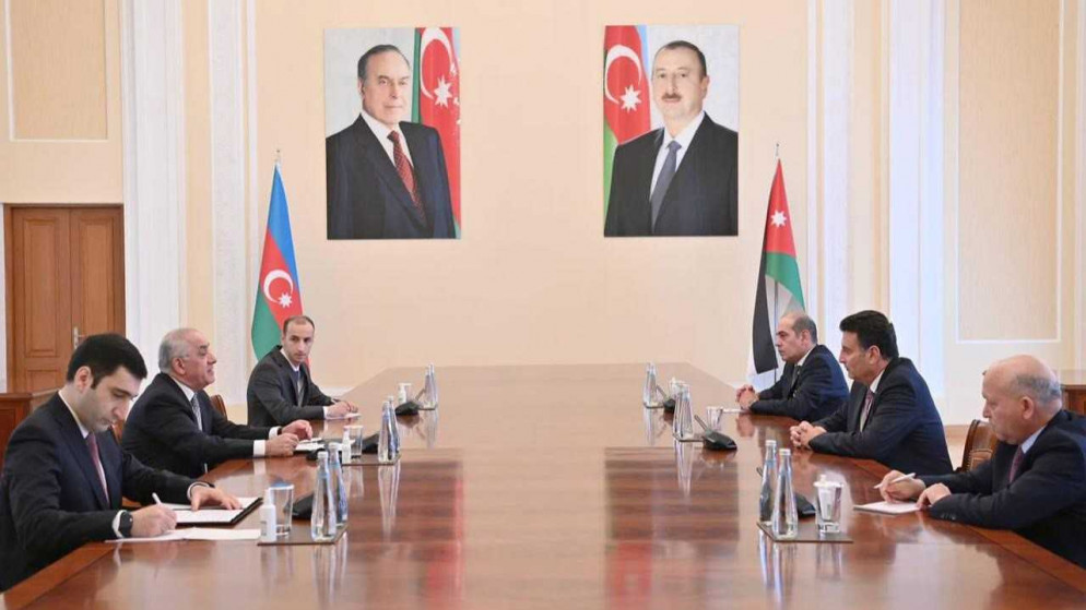 رئيس مجلس النواب يلتقي مع رئيس الوزراء الأذري في باكو