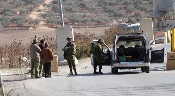 قوات الاحتلال تواصل إغلاق قرية المغير شرق رام الله لليوم الـ15 على التوالي