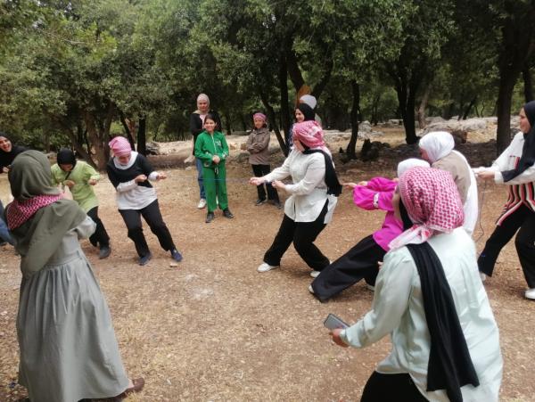 افتتاح معسكر مرشدات رياضي بغابات برقش