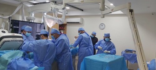 لأول مرة في الأردن.... المستشفى التخصصي يقوم بإجراء متميز ومعقد لعلاج ام الدم الأبهرية الصدرية البطنية