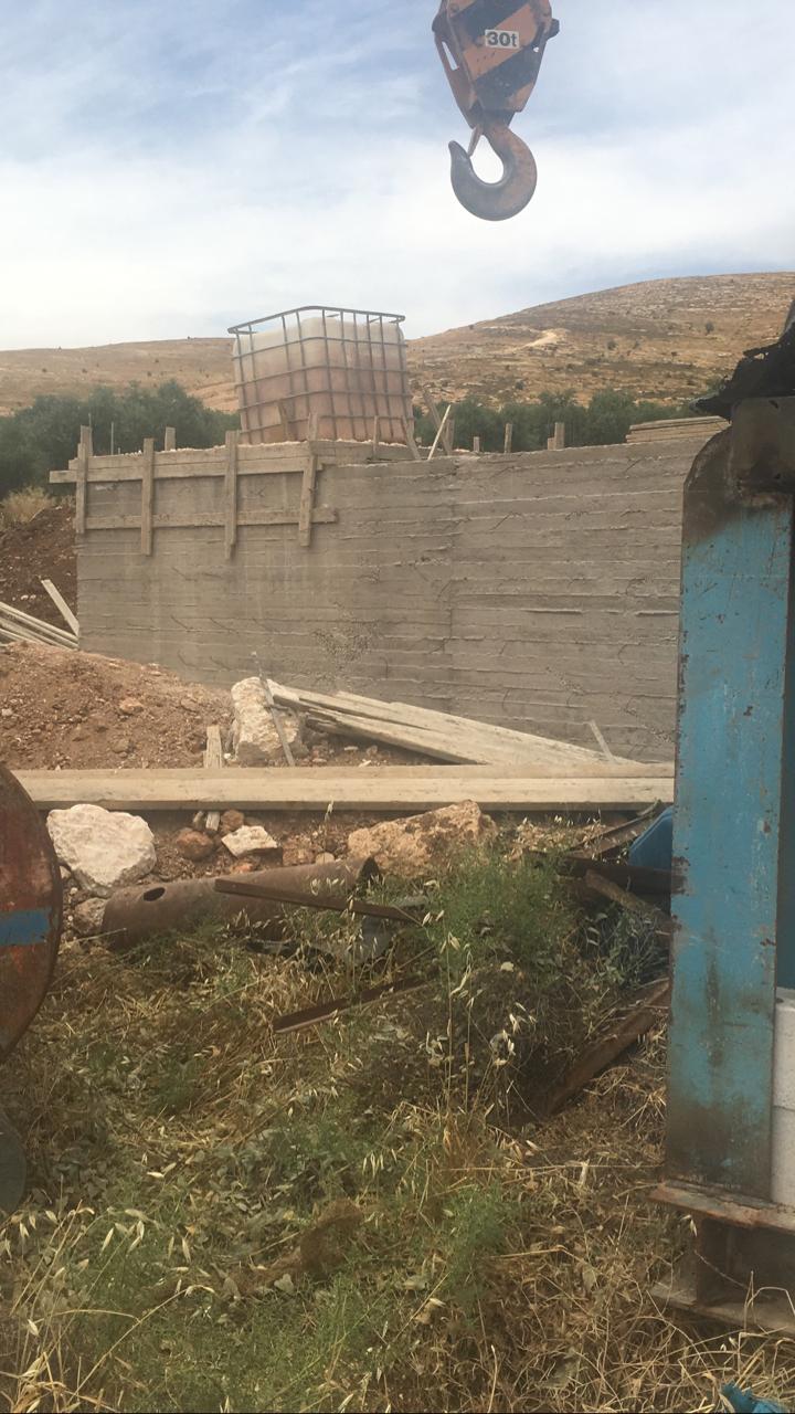 بالصور ... المياه تضبط اعتداء على خط ناقل في جنوب عمان وردم بئر مخالف في اربد
