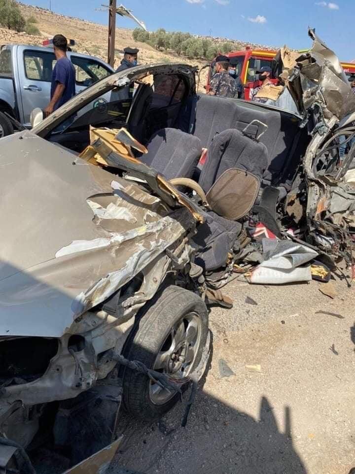 وفاة و4 إصابات بحادث تدهور مركبة في القطرانة