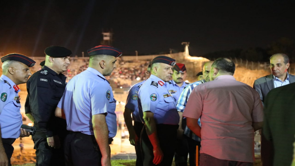 مدير الأمن العام يتفقد الخطط الأمنية الهادفة للتسهيل على زوار مهرجان جرش