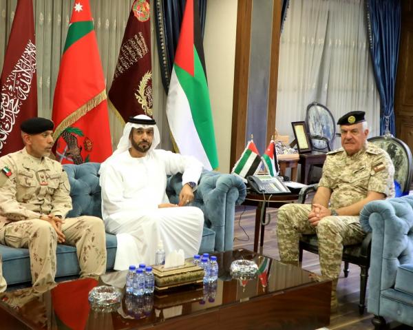 الحنيطي يستقبل نائب رئيس أركان القوات المسلحة الإماراتية