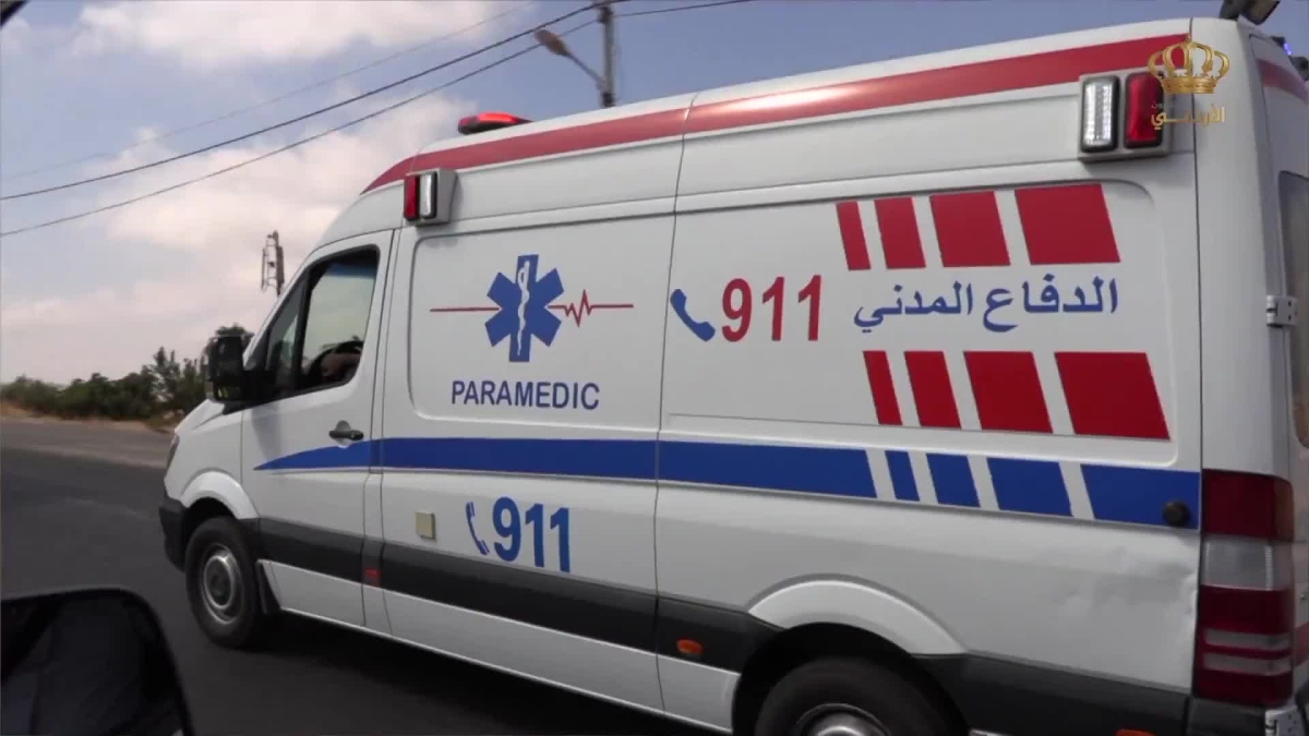 اصابتان بحادث صدم بين مركبة وحافلة في عمّان