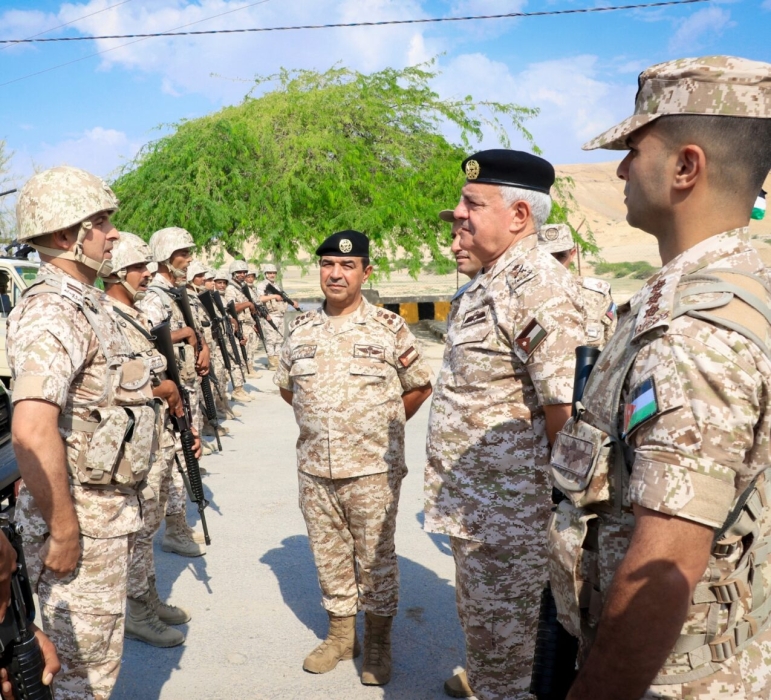 رئيس الأركان: القوات المسلحة تسخر إمكاناتها وقدراتها للدفاع عن الحدود