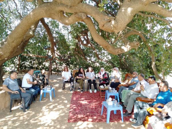 الخبير الدولي الزياني يزور زيتون المهراس وشجرة ابو يعقوب التاريخية
