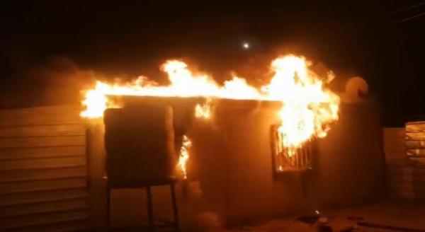 حريق كرفان في مخيم الزعتري إثر تماس كهربائي