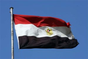 مصر: استشهاد وإصابة 9 عسكريين في انقلاب ناقلة