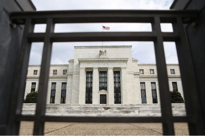 الفيدرالي يضع سيناريوهات للتعامل مع التضخم ومفاجأة بشأن رفع الفائدة