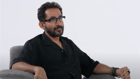 أحمد حلمي باكيا: أنا كتلة من التناقضات