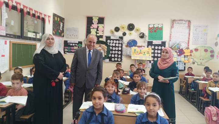 وزير التربية يتفقد عددا من مدارس لواء الرمثا