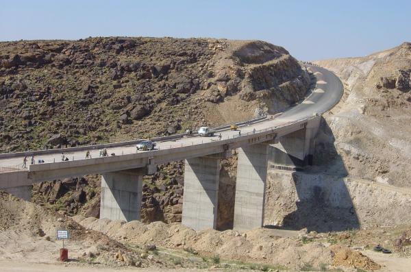 صيانة عبارات وجسور البحر الميت استعدادًا لفصل الشتاء
