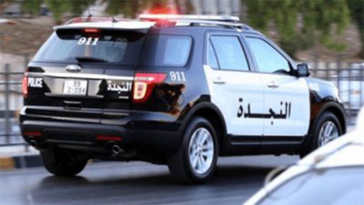 الأمن يحاول منع المتظاهرين من الوصول إلى مبنى سفارة تل أبيب في عمان