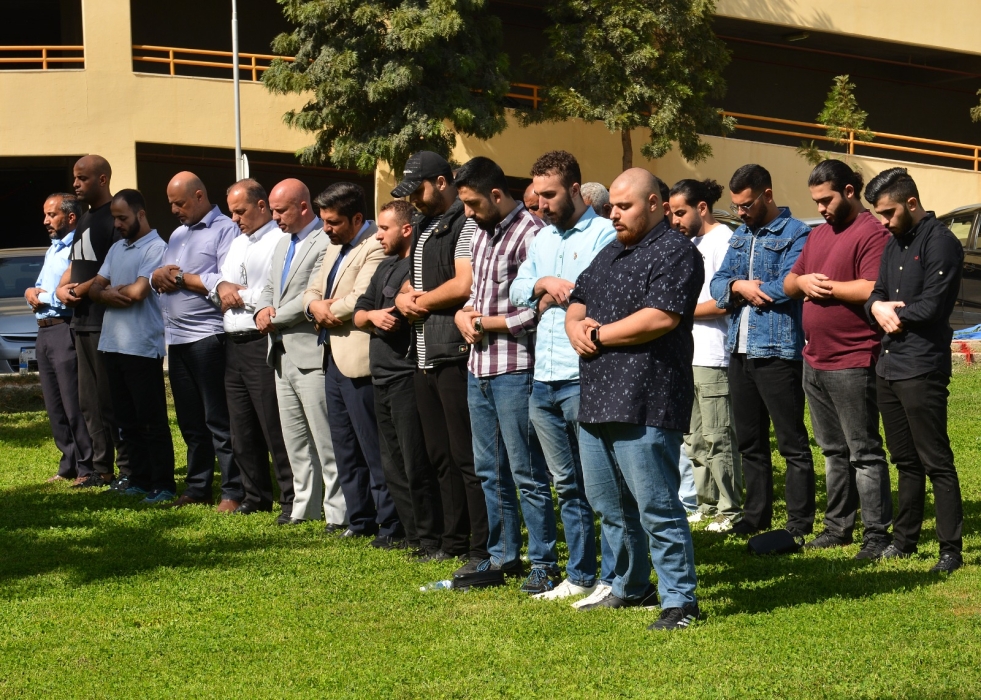 جامعة البترا تقوم بأداء صلاة الغائب على أرواح شهداء فلسطين