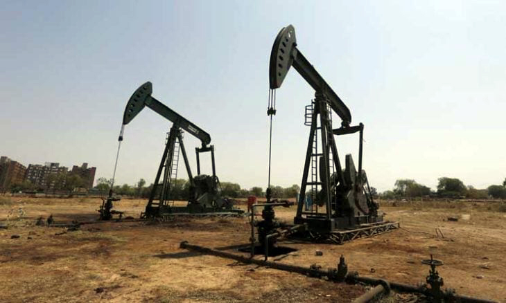 النفط يرتفع 0.4  مدعوما بنمو الطلب العالمي