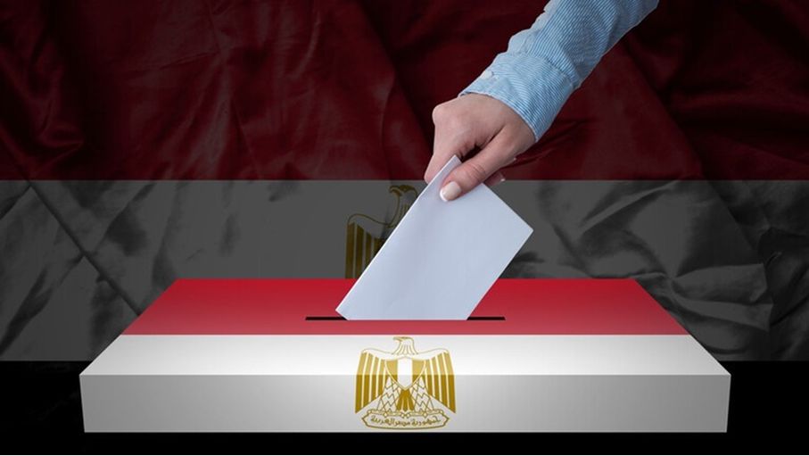 فنانة شهيرة تدلي بصوتها مرتين في انتخابات الرئاسة المصرية