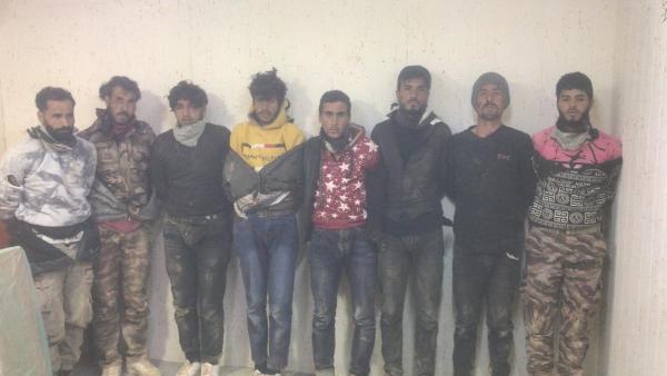الجيش يكشف هويات مهربين تم القبض عليهم ومضبوطات الأسلحة والمخدرات