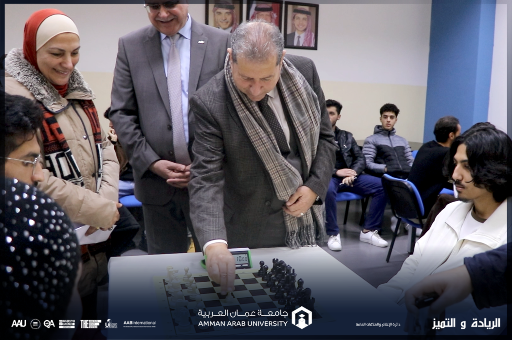 طلبة عمان العربية يتنافسون خلال بطولة شطرنج على مستوى الجامعة