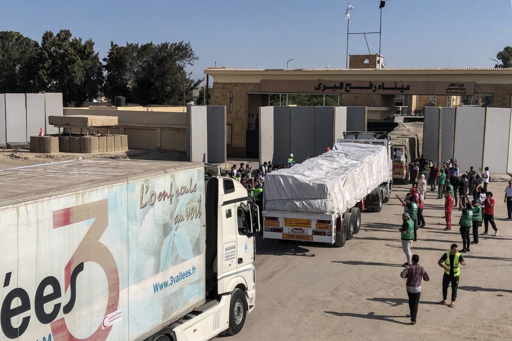 الخارجية المصرية: المساعدات مكدسة في رفح بسبب إجراءات التفتيش
