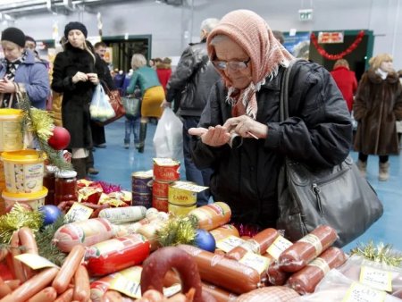 روسيا تسجل أدنى معدل تاريخي للفقر