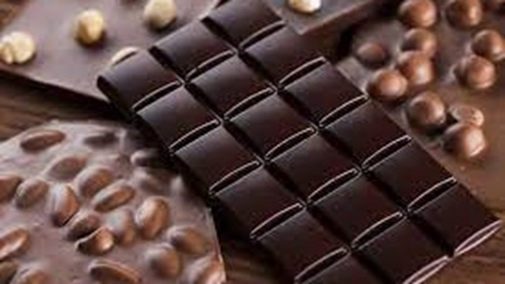 ما تأثير الشوكولاته على النساء في منتصف العمر؟